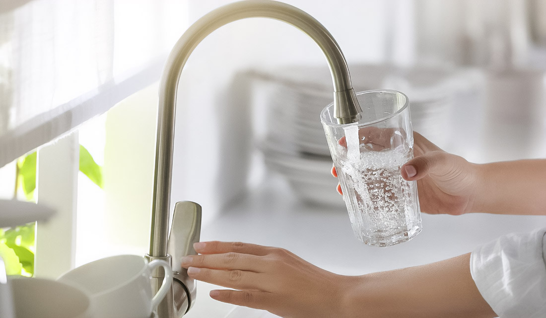 How Drinking Filtered Water Helps Save Money Compared to Buying Bottled Water in Saudi Arabian Homes